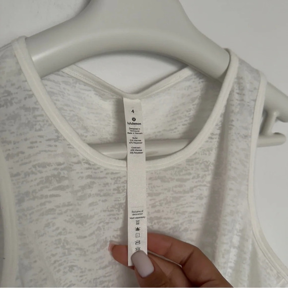 Lululemon Breeze Through Twist Tank
White size  4 - Picture 8 of 8